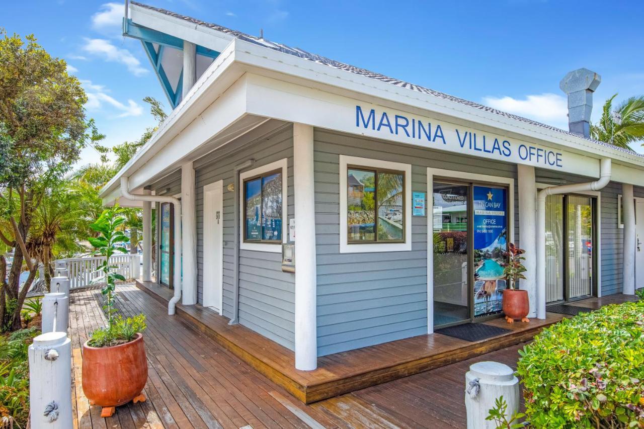 Tin Can Bay Marina Villas Bagian luar foto