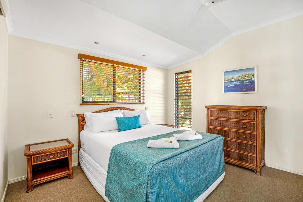 Tin Can Bay Marina Villas Bagian luar foto