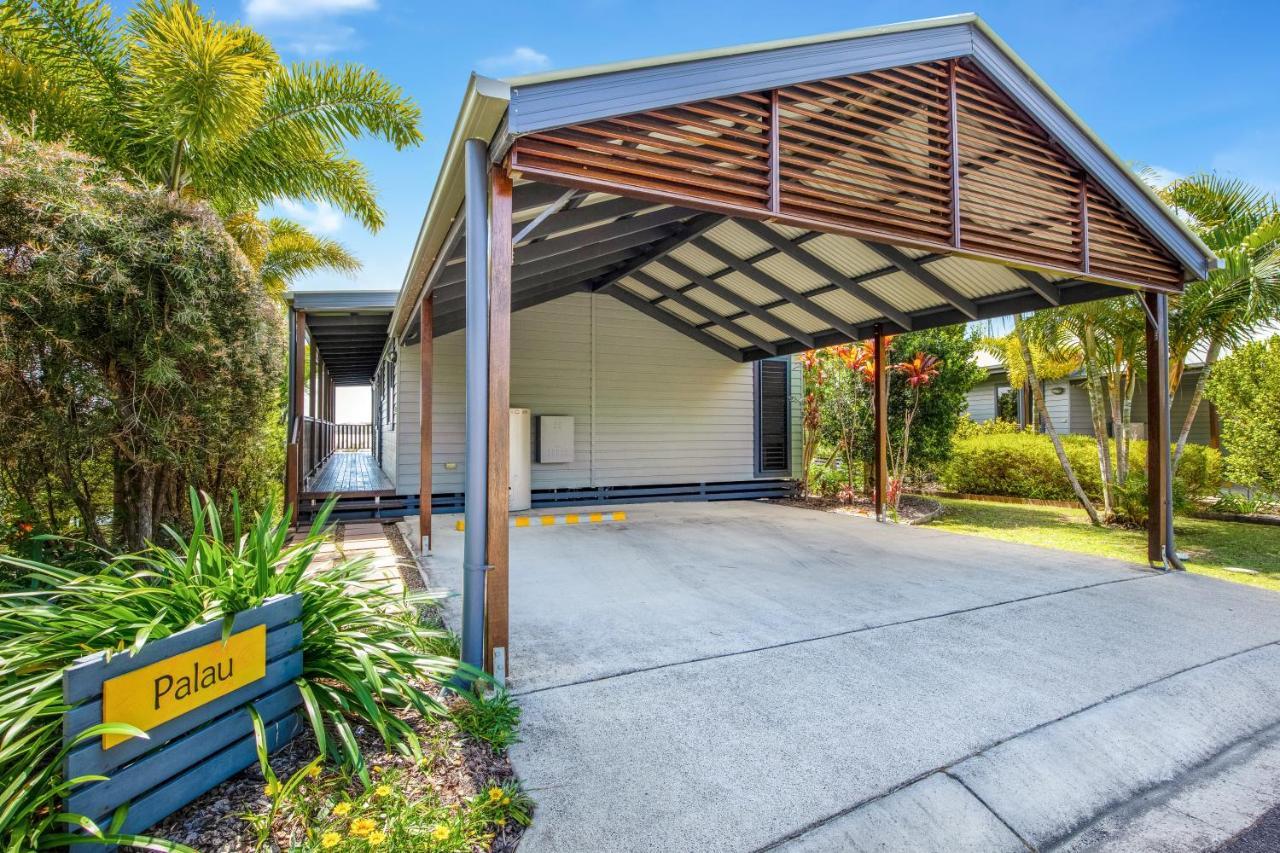Tin Can Bay Marina Villas Bagian luar foto