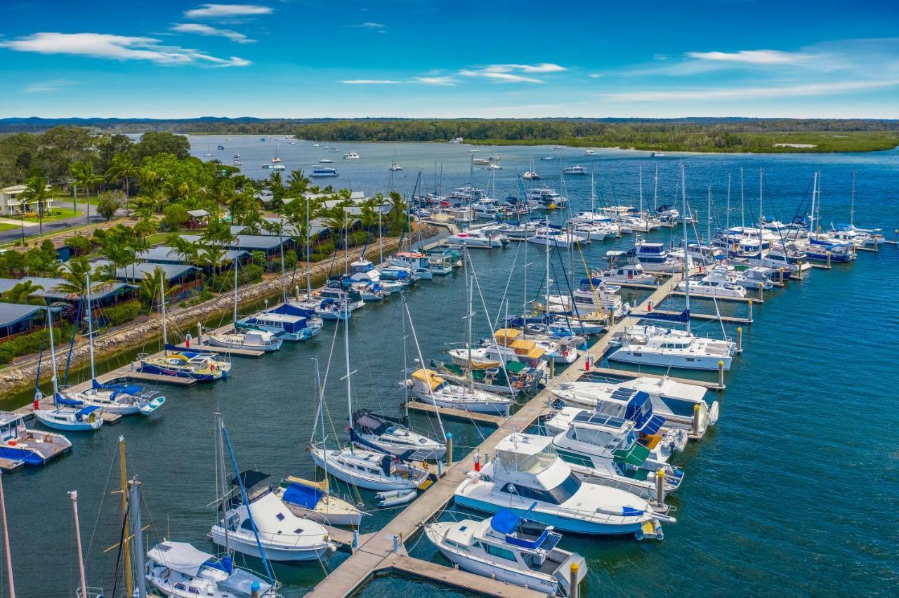 Tin Can Bay Marina Villas Bagian luar foto