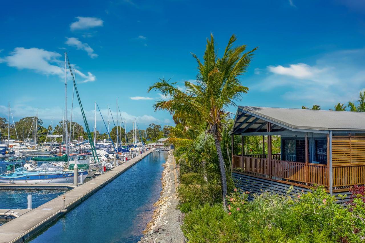 Tin Can Bay Marina Villas Bagian luar foto