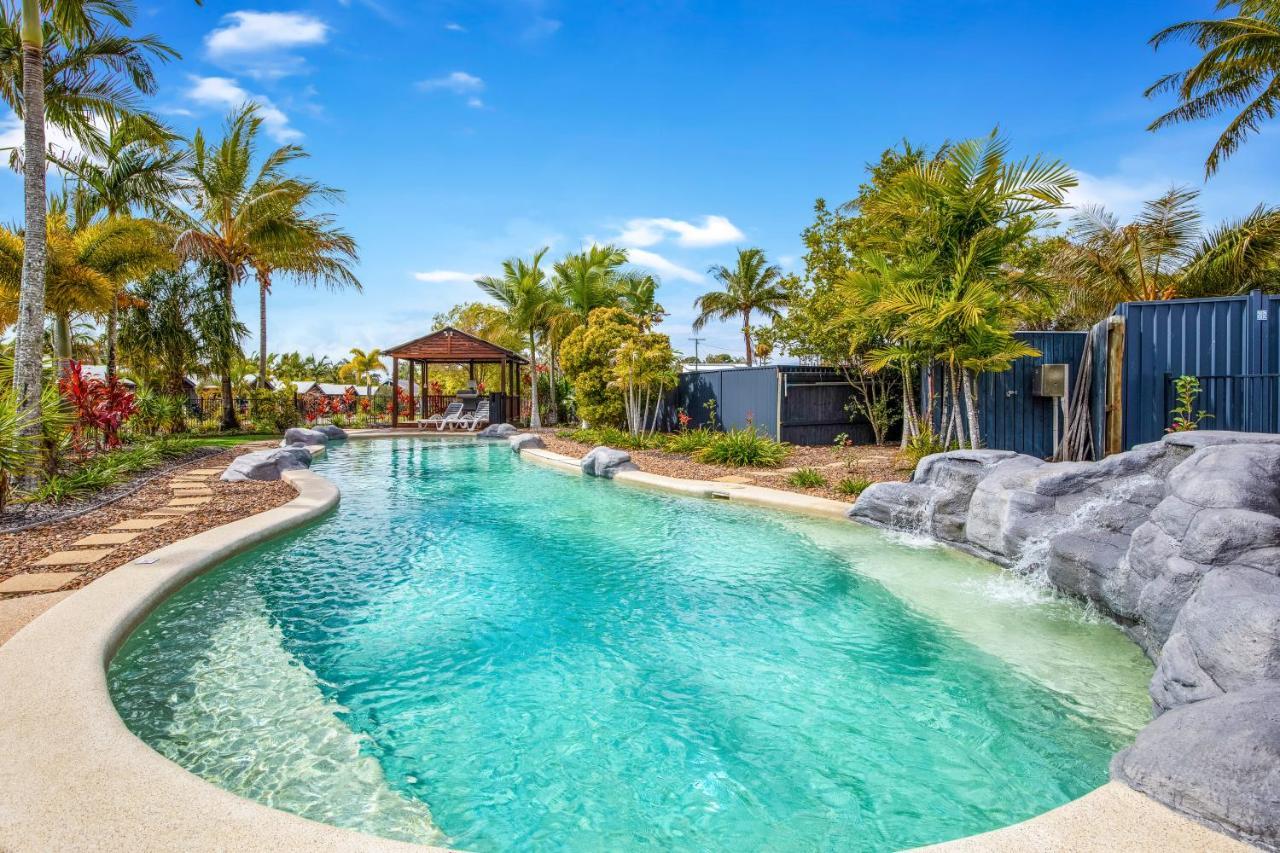 Tin Can Bay Marina Villas Bagian luar foto
